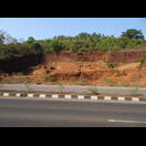 Die meisten Häuser werden aus Steinen gebaut, die aus solchen Steinbrüchen gewonnen werden